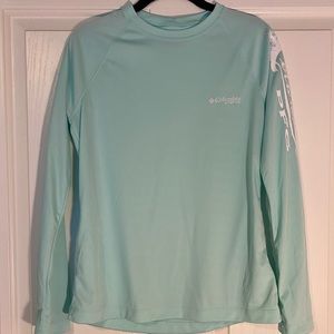 Columbia long sleeve sports shirt